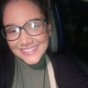 Meet your Posher, Caitelin